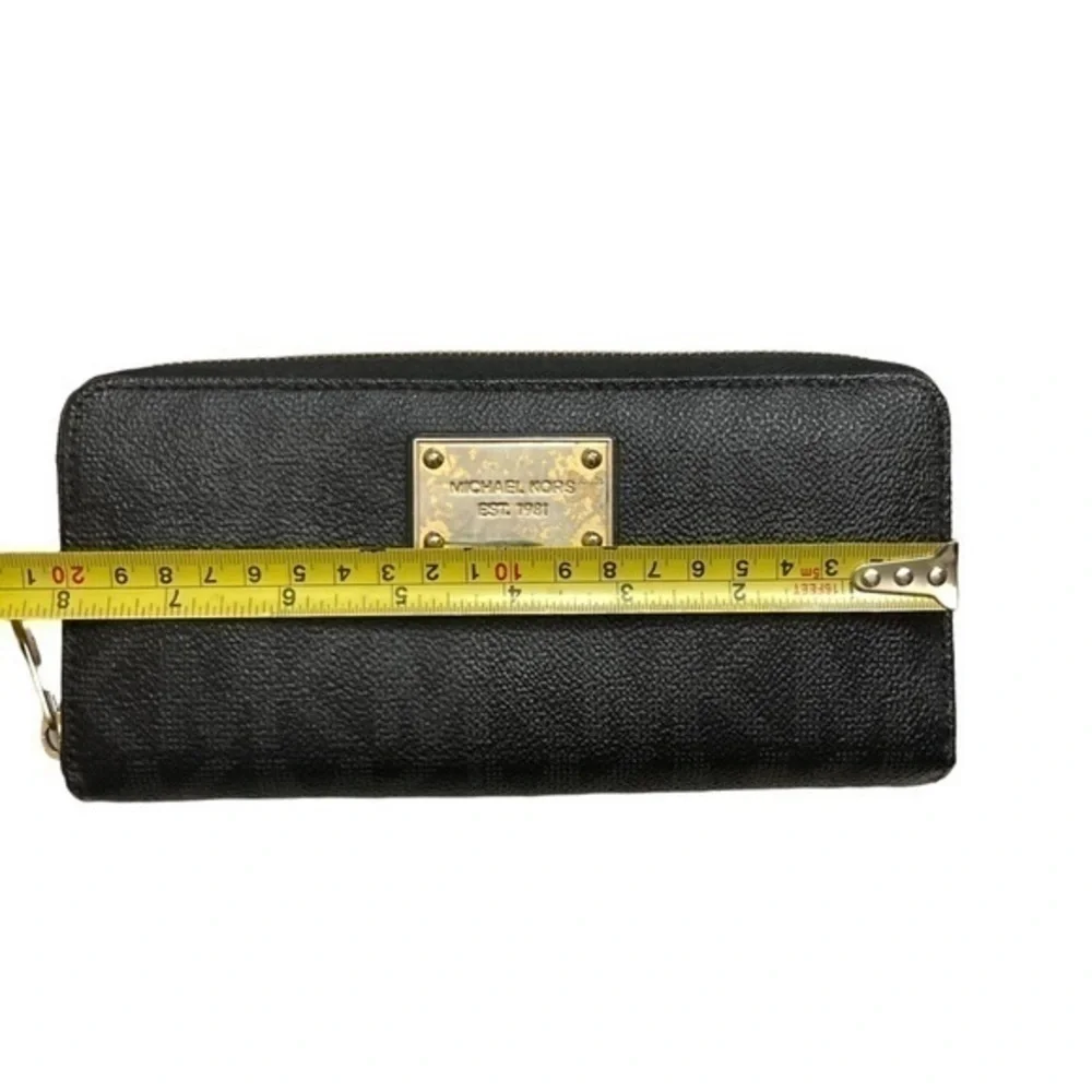 Michael kors signature mk zipper clutch wallet brown